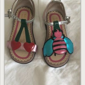 EUC Gucci big sandals ez 21 toddler